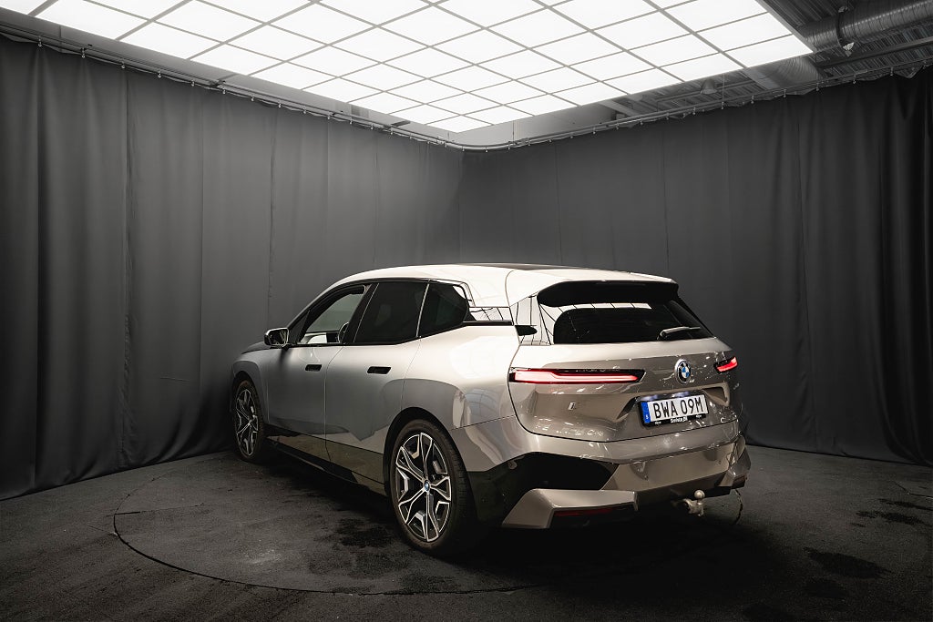 BMW iX xDrive50 SPORT SKY PANO 22' LASER DRAG 360 HUD H/K MOMS