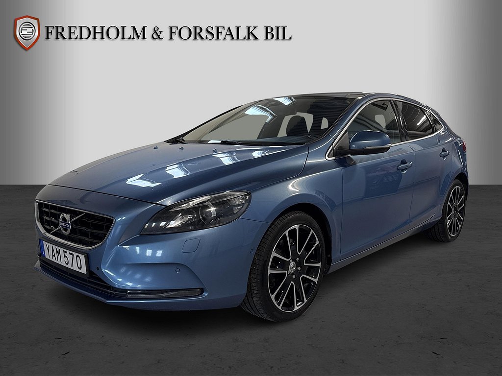 Volvo V40 D4 190HK Panorama Navi Momentum VOC Drag Euro6