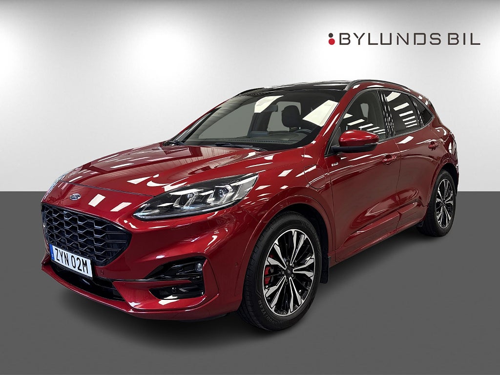 Ford Kuga Plug-In Hybrid E-CVT ST-Line Pano Dragkrok Vinterhjul