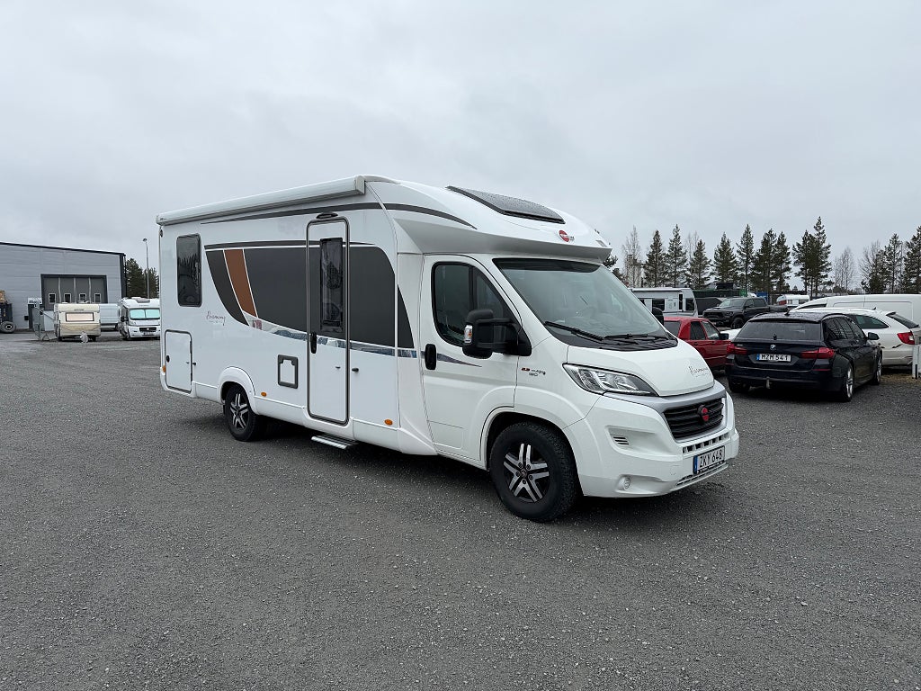 Bürstner Lyseo TD 744 Harmony line Taksäng x2 / Soffa bak / Drag