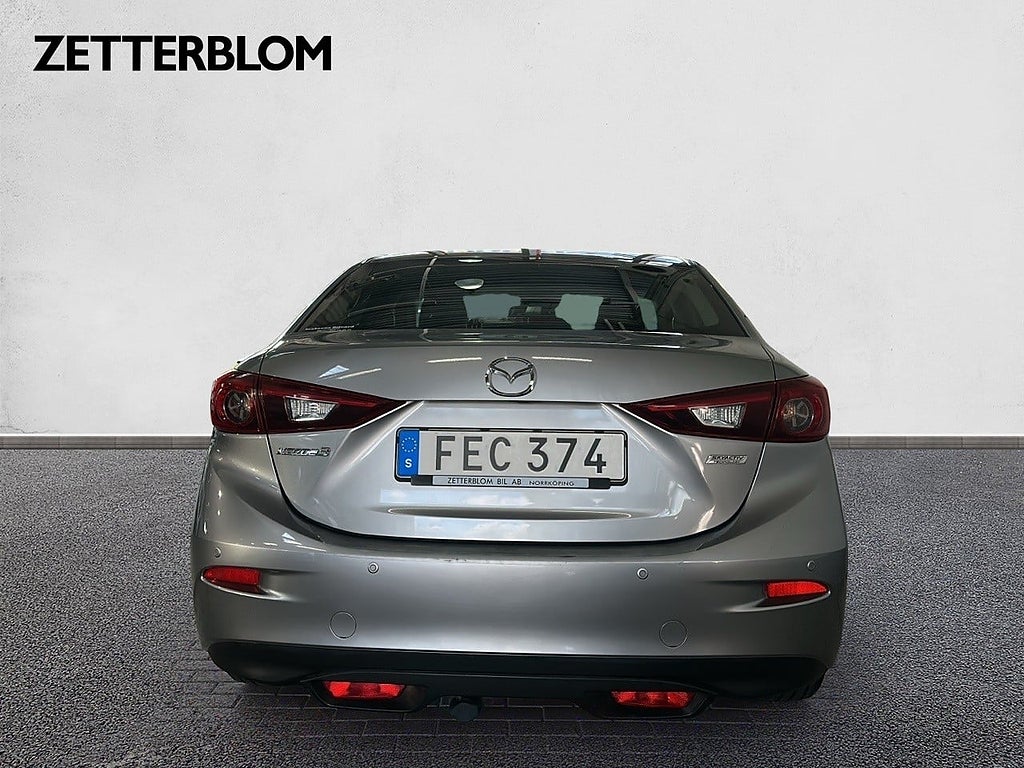 Sedan Mazda 3 4 av 16