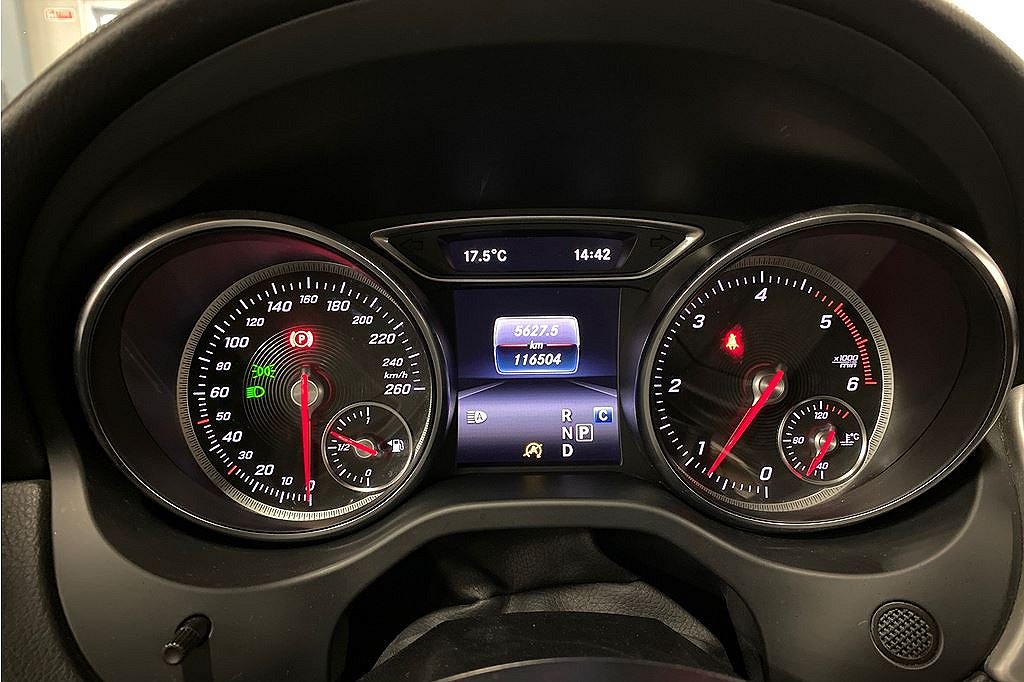 Mercedes-Benz CLA 220 D AMG, Dragkrok, Shooting Brake