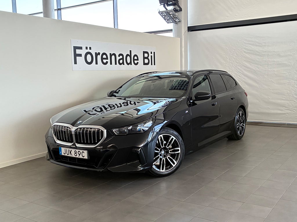 BMW 530e xDrive Touring M Sport Panorama Drag H/K Rattvärme