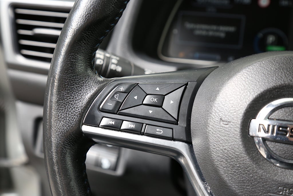 Nissan Leaf 40 kWh N-Connecta 360° I Navi I Motorvärmare