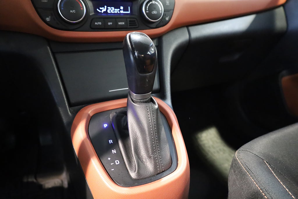 Hyundai i10 1.2 Premium AUT PDC AC Blåtand Rattvärme