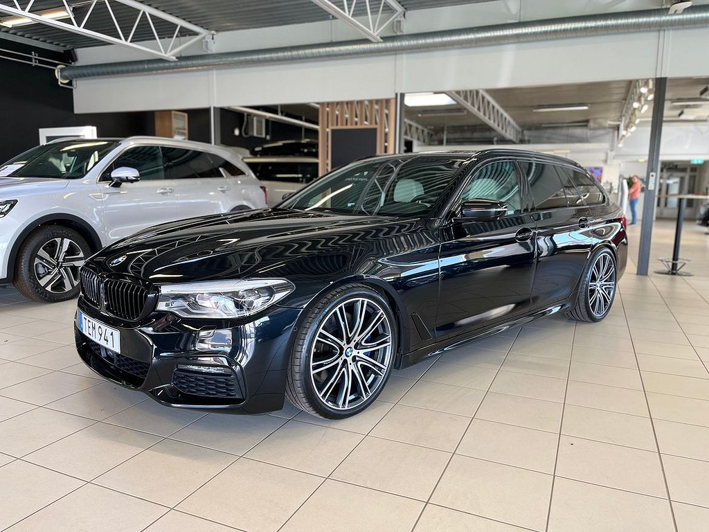 BMW 540 i xDrive M-SPORT H/K PANO DRAG HUD V-HJUL I SE SPEC