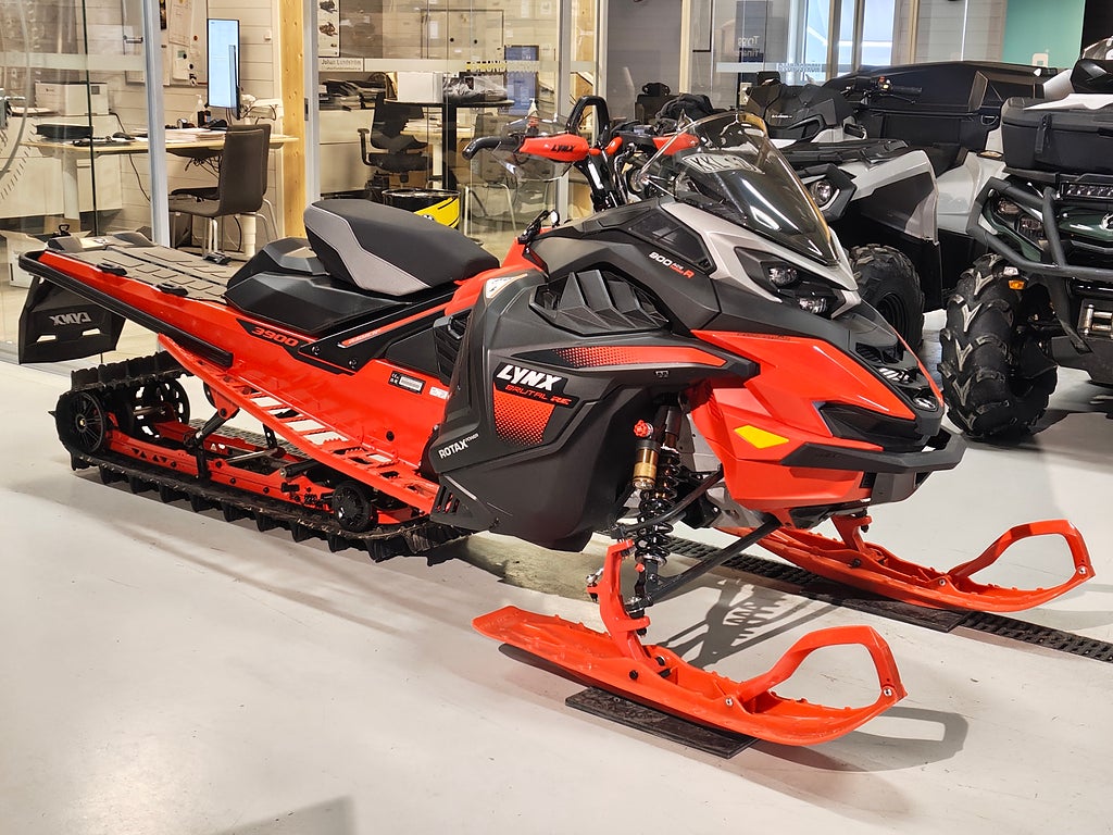 Lynx Brutal RE 400mm 900 Ace Turbo R 10" Display 