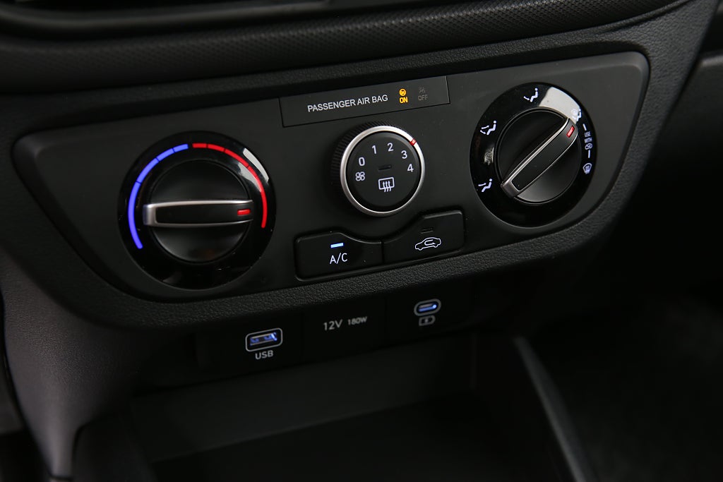 Hyundai i10 1,0 blue AMT | Essential | Farthållare | Automat