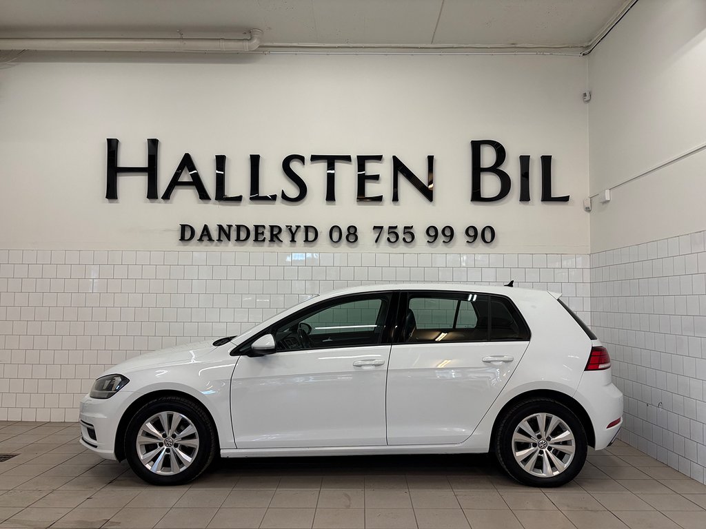 Volkswagen Golf 1.0 TSI Automat CarPlay PDC Skatt 360:- Svensksåld 