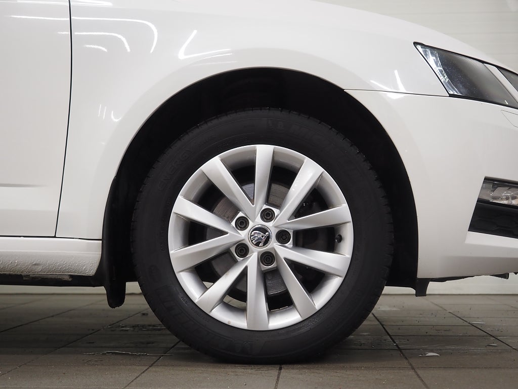 Skoda Octavia Kombi 2.0 TDI 4x4 Ambition D-Värm Dragkrok PDC 2018