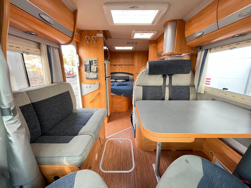 Adria Coral S 680 ST / B-körkort / El-Patron /Ugn/ Solcell/  - Adria