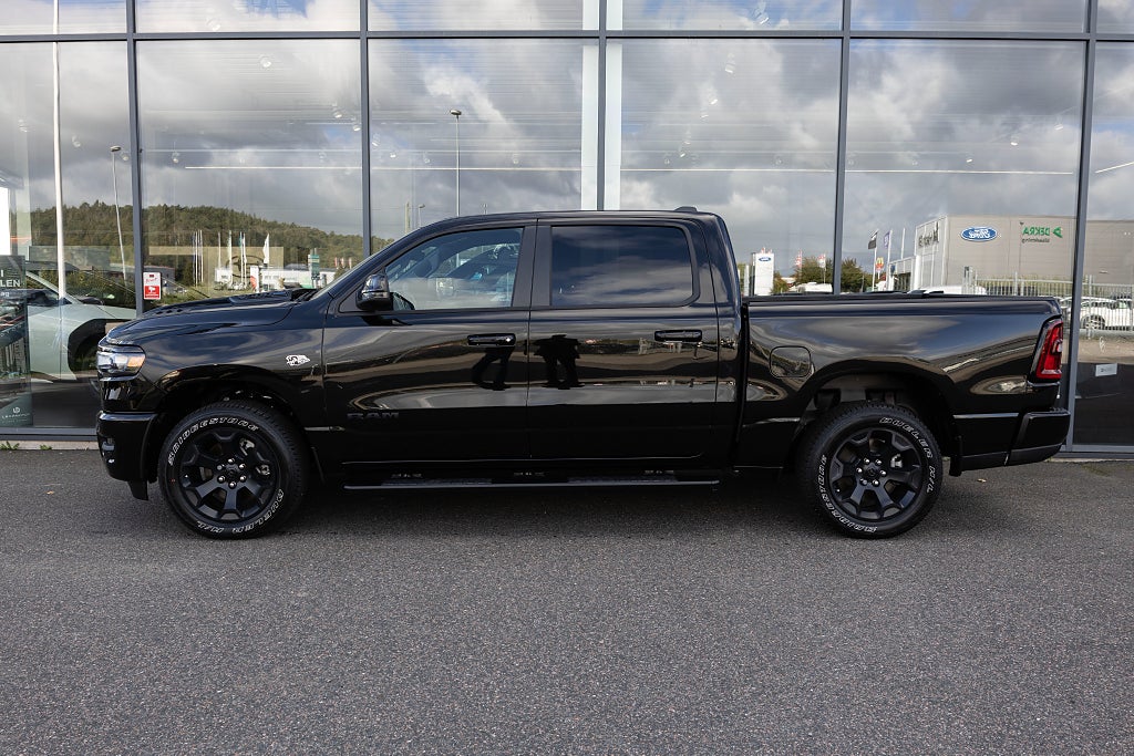 Dodge RAM 1500 5.7 HEMI V8 Night Edition 401 HK Panorama OMG LEV!
