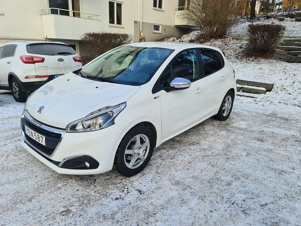 Peugeot 208 5-dörrar 1.2 PureTech 82 Style Två brukare Nybes