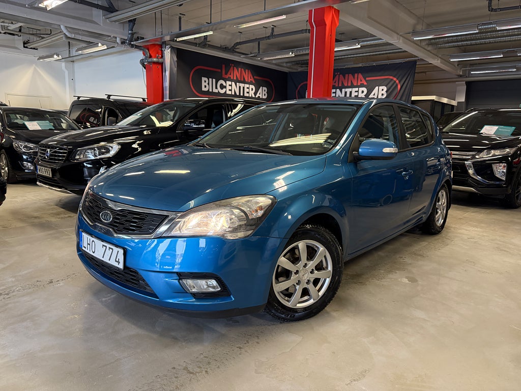 Kia Ceed cee'd 1.6 CVVT EX Aut 1 Ägare Låga mil Ny servad PDC