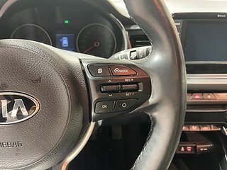 Halvkombi Kia Rio 16 av 25