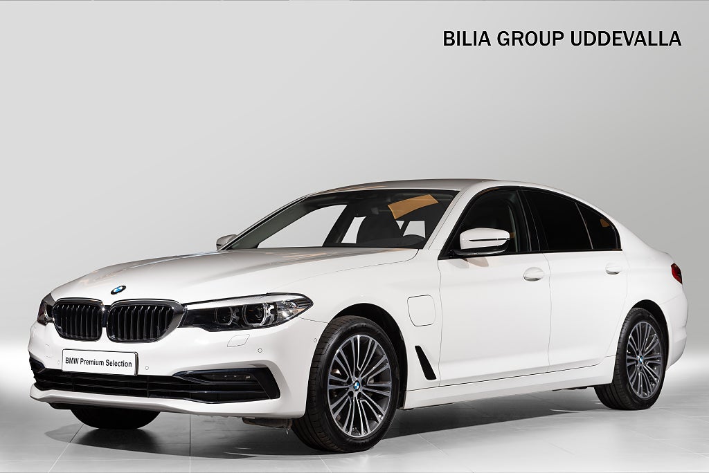 BMW 530e xDrive iPerformance Sedan Steptronic Sport line , El drag; HiFi,