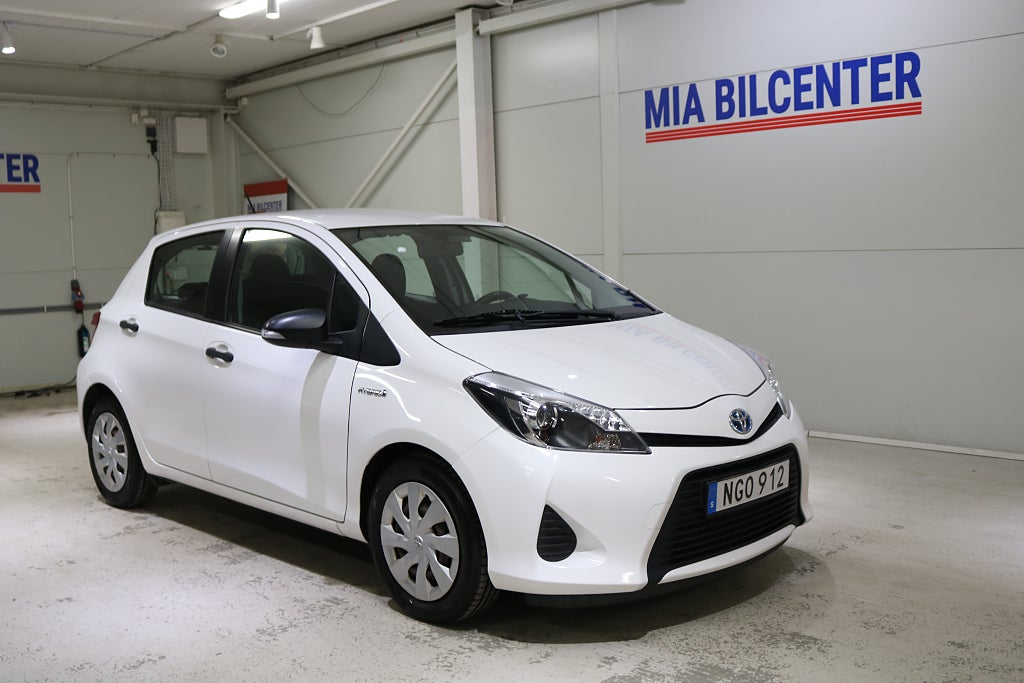 Toyota Yaris Hybrid e-CVT / Park sensor 