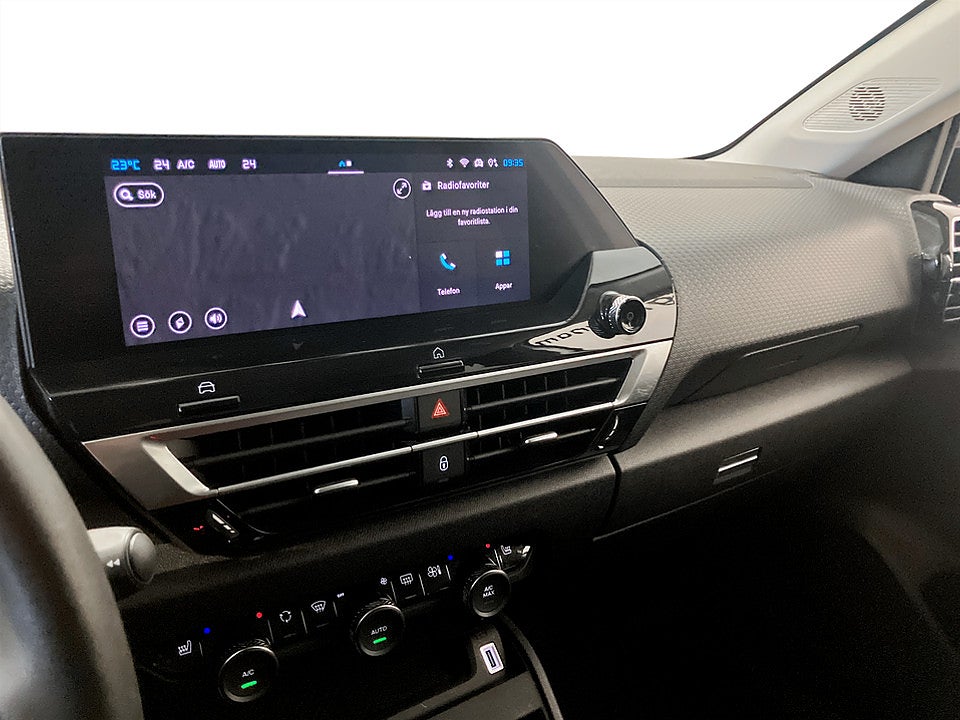 Bild på Citroën C4-X Shine 1.2 PT 130hk Aut P-SENSORER CARPLAY
