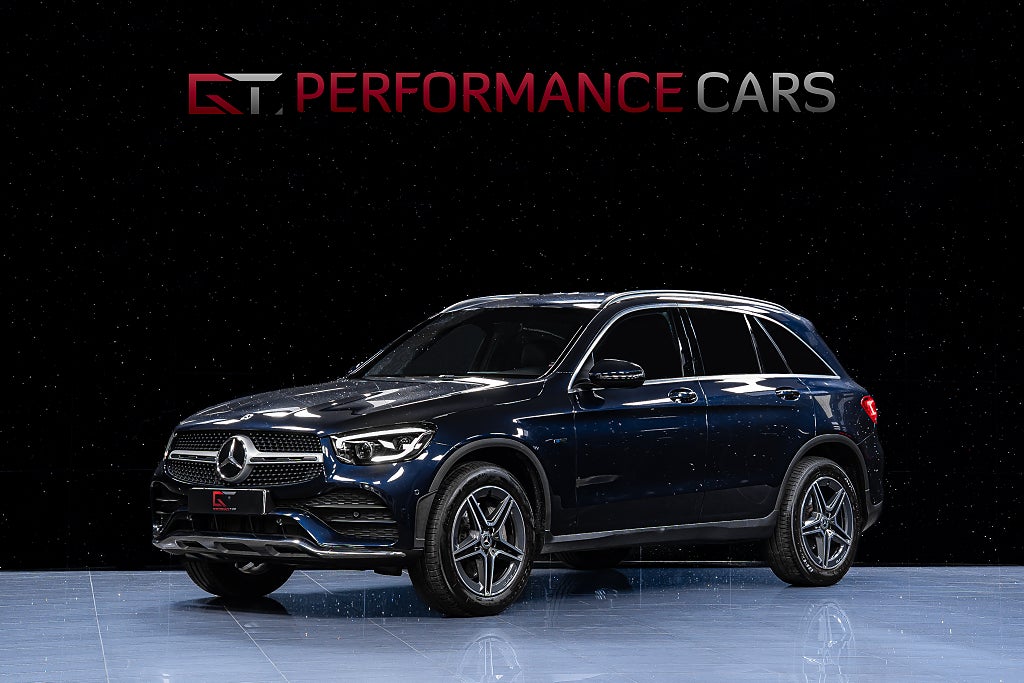 Mercedes-Benz GLC 300 e 4MATIC AMG Cavansite Blue Cockpit Matrix Drag