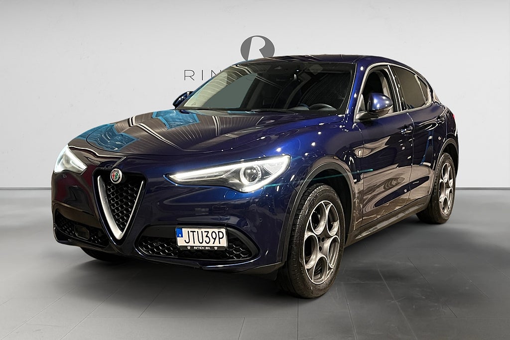 Alfa Romeo Stelvio 2.0 Turbo 201 HK AUT Q4 SUPER 10000MIL SKINN 1ÄGARE 19"