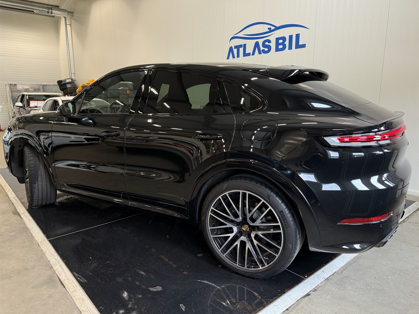 Porsche Cayenne E-Hybrid Coupé 470hk 2024, bild 3/56