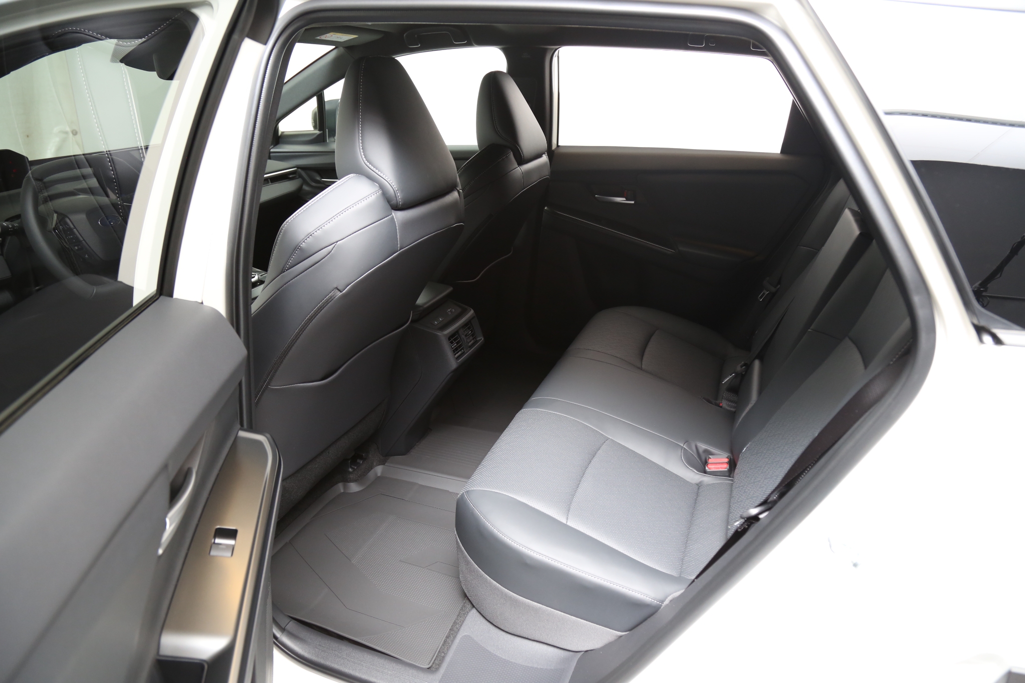 Subaru E-Outback 74.7 kWh AWD LIMITED 2027, bild 6/10