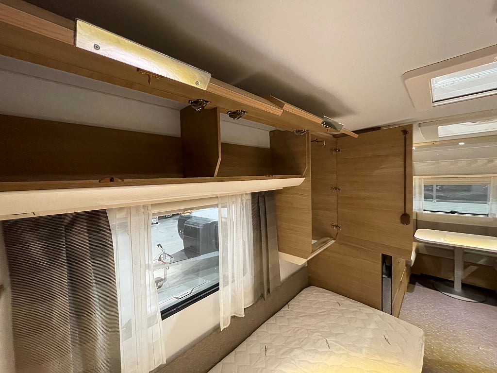 Adria Adora 572 UT /ALDE/Långbäddar/Markis/Badrum bak - Adria