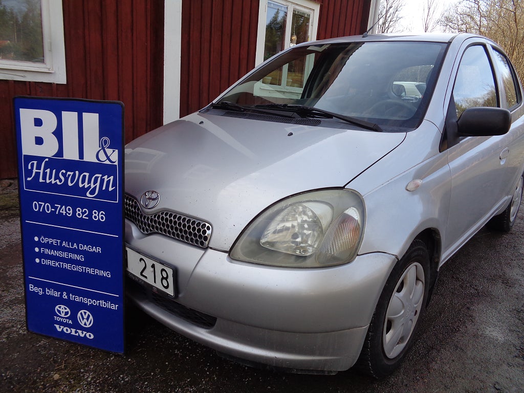 Toyota Yaris 5-D 1.3  BES U.A./MV+KUPEFLÄKT/AC/FINANS
