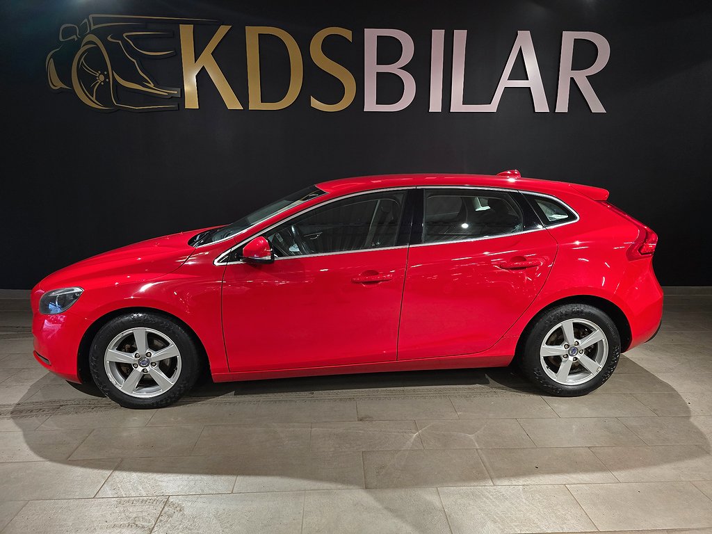 Volvo V40 D2 Momentum Euro 5 115hk | Ny kamrem | Värmare