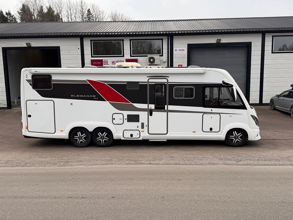 Bürstner 840 G , Hydraulstöd, Litiumbatteri, AC mm