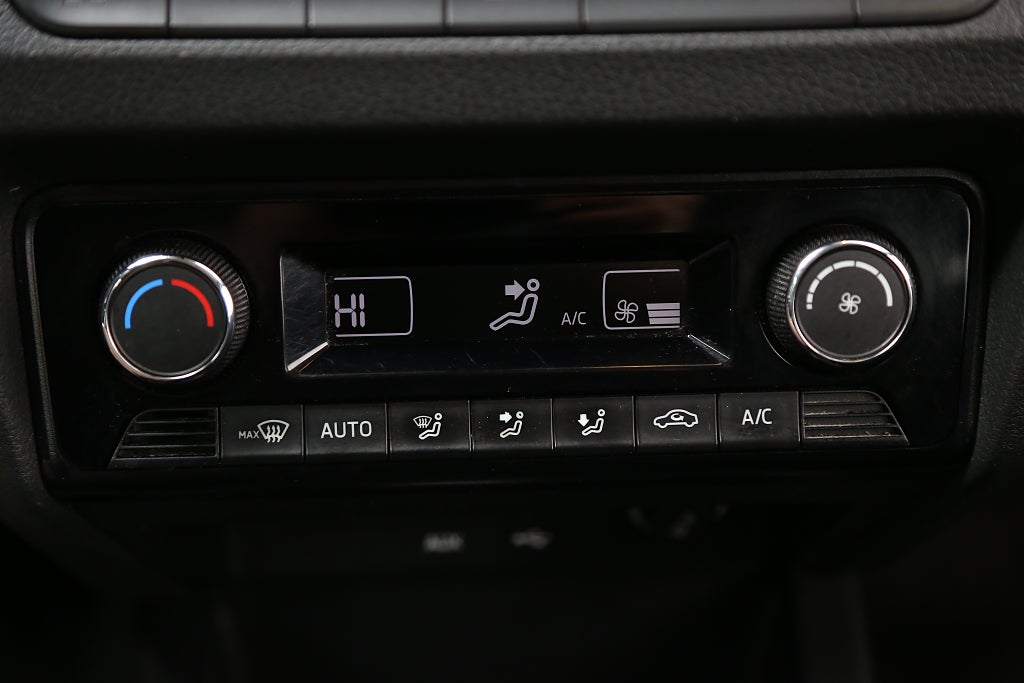 Skoda Fabia 1,2 TSI 90hk Style Kombi Motorvärmare 2016