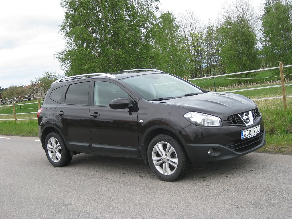 Nissan Qashqai+2 2.0 4x4 Euro5 7-sits Nybes Nyserv panorama