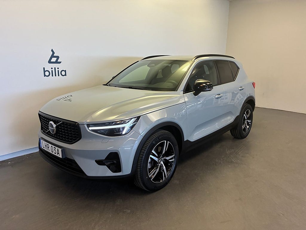 Volvo XC40 B4 FWD Bensin Plus Dark / Keyless / Dragkrok /...