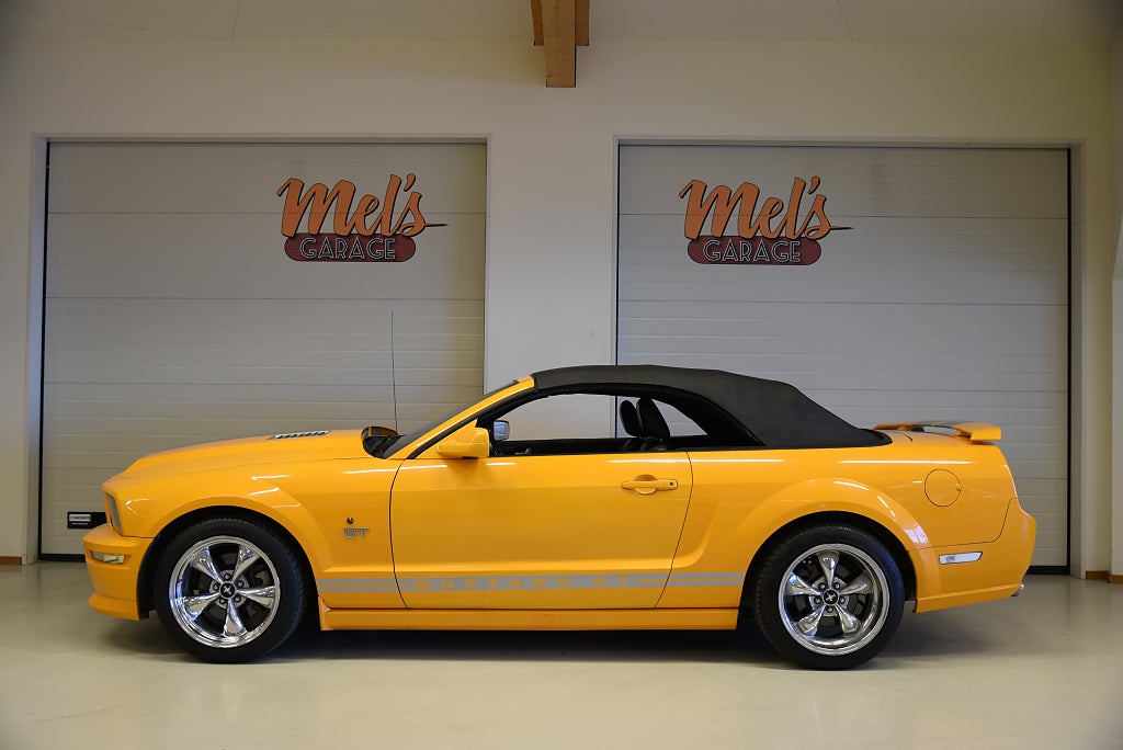 Ford Mustang GT Convertible V8 4,6L ca 300hk 5 vxl auto. Frän bil!
