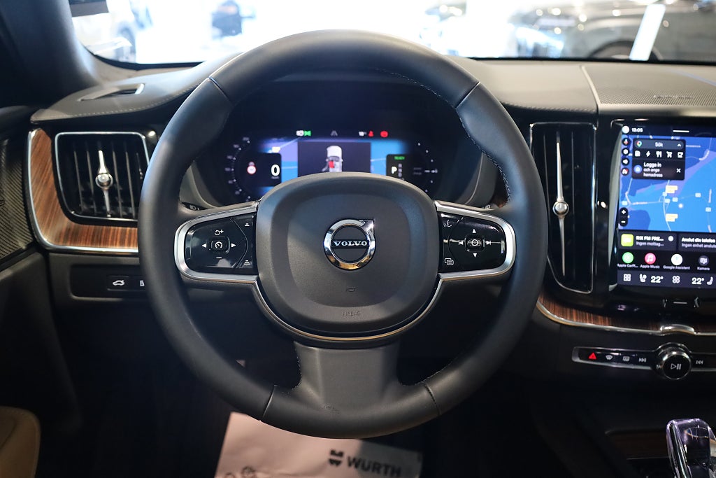 Volvo XC60 Recharge T6 AWD AUT Ultimate Dark Pano H&K Orrefors 2024