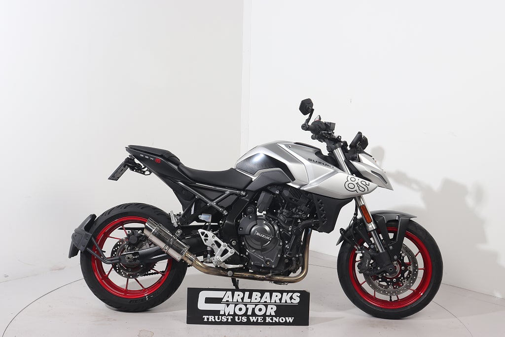 Suzuki GSX-8S 