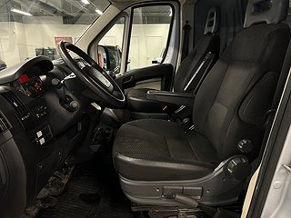 Peugeot Boxer Van 335 2.0 BlueHDi 4x4 MOMS S&V-däck/Dragkrok