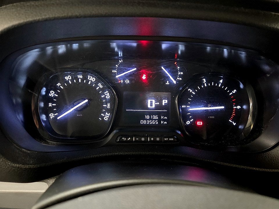 Bild på Peugeot Expert PRO 2.0 BHDi 180hk Aut L3 - DRAG, BACKSENSORER