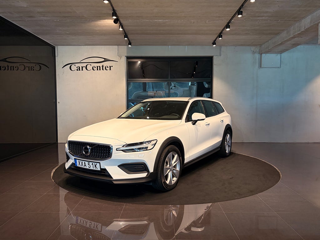 Volvo V60 Cross Country B4 AWD | Automat | Dragkrok |  Navi | Digital | MOMSBIL
