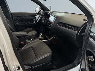 Mitsubishi Outlander PHEV CVTS-Edition S&V/Drag/360Kamera/Mvärm/Navi/Keyless – bild 10