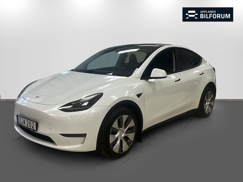 Tesla Model Y Long Range AWD Drag Autopilot Moms