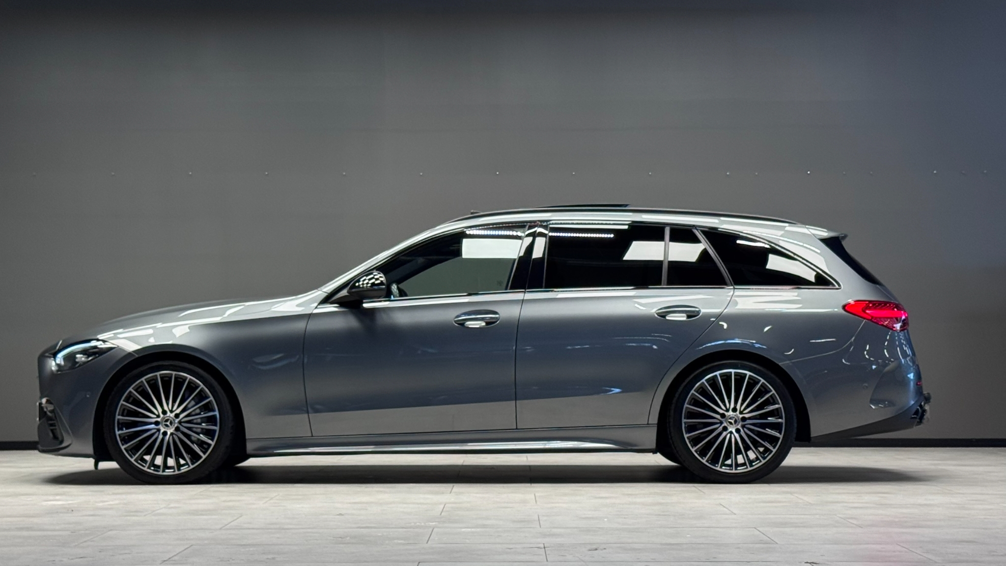 Mercedes-Benz C 220 T d AMG Night 2022, bild 4/47