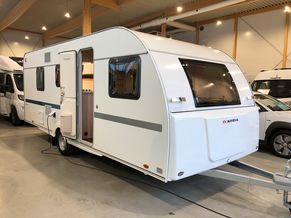 Aviva 563 PT - Adria Aviva 563 PT / Fabriksny / Scandinavian Edition /