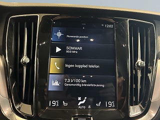 Volvo V60 D3 AWD Momentum Dvärme Dragkrok Navi Rattvärme S&V-däck – bild 15