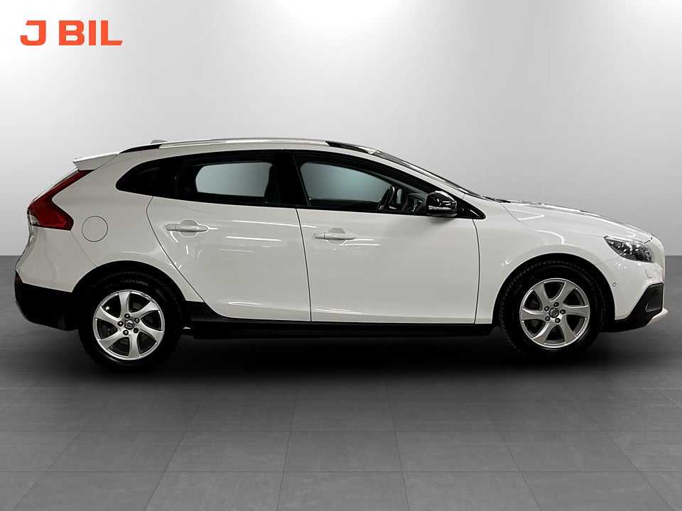 Bild på Volvo V40 Cross Country Momentum D2 B-KAMERA VOC & NAVI 115hk