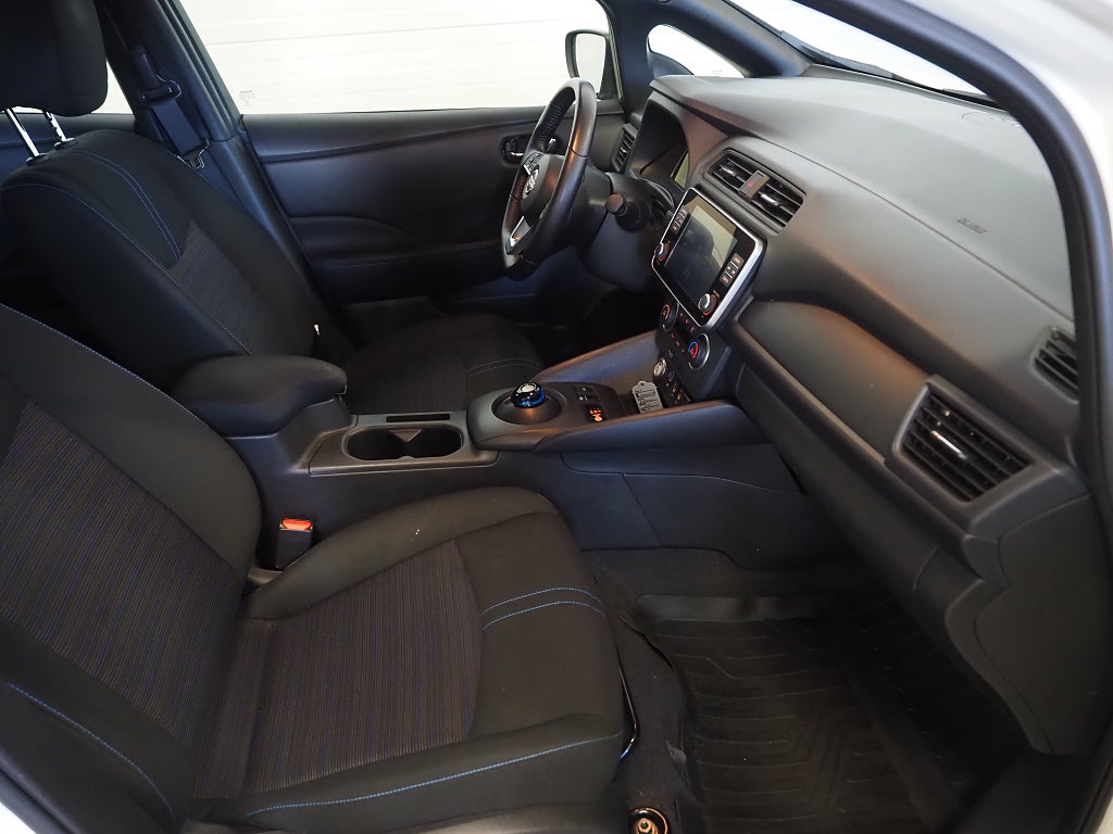 Nissan Leaf 40 kWh 150hk Acenta |Backkamera| Rattvärme | 2023