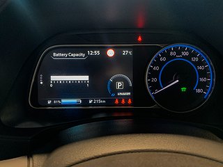 Halvkombi Nissan Leaf 15 av 21