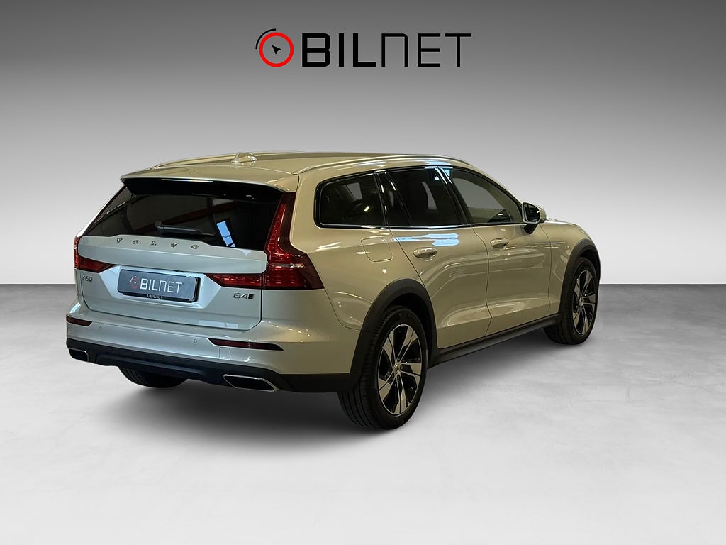Volvo V60 Cross Country B4 AWD Aut *3,99%* Drag Kamera H/K Värmare 18"