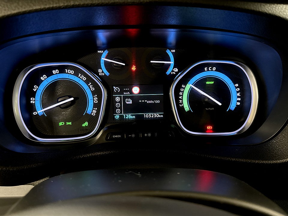 Bild på Peugeot e-Expert PRO+ L2 75kWh Aut INREDNING SKYDDSKLÄDSEL BACKKAMERA