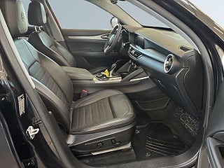 Alfa Romeo Stelvio 2.2 JTD 16V Q4 S&V-hjul/Kamera/Elstolar/Harman/kardon – bild 10